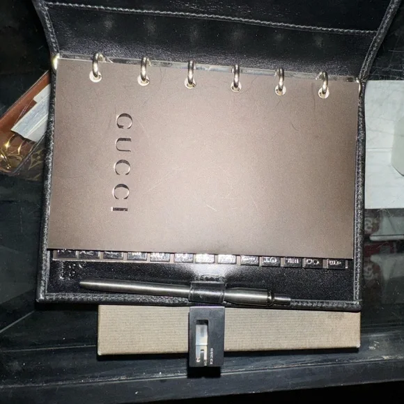 Gucci - Picture 2 of 3